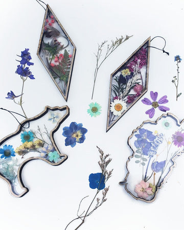 Tahoe Gifting Co Workshop Pressed Flower Acrylic Hanger Workshop - Symme Trees